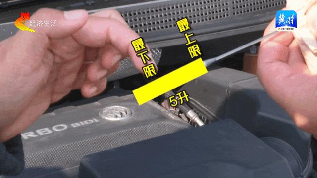 DƬ